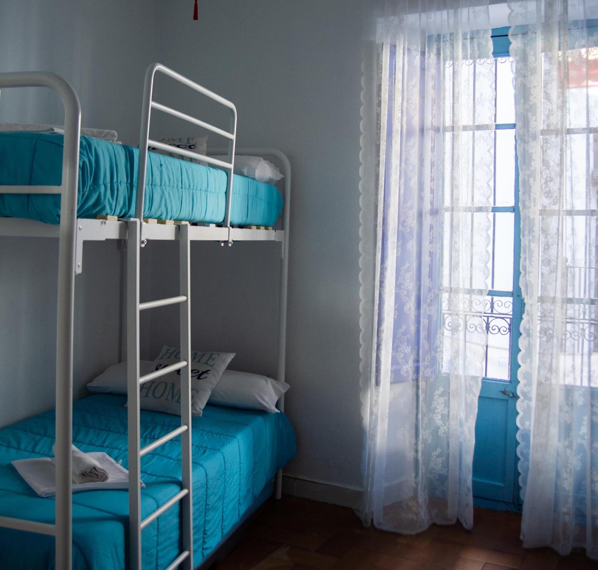 Backpacker Al-katre Bed & Breakfast *